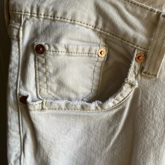Vintage Levi’s 504 Y2K Low Rise Slouch Flare Leg Jeans in Cream size 20M - Picture 3 of 9